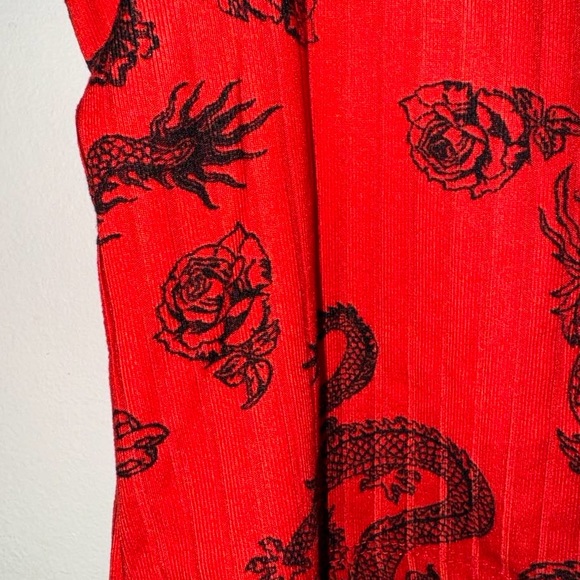 Red top - Picture 2 of 3